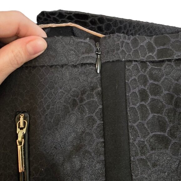 Ted Baker London Tulio Black Snake Print Tuxedo Stripe Cropped Skinny Pants Sz 2 - Picture 8 of 9